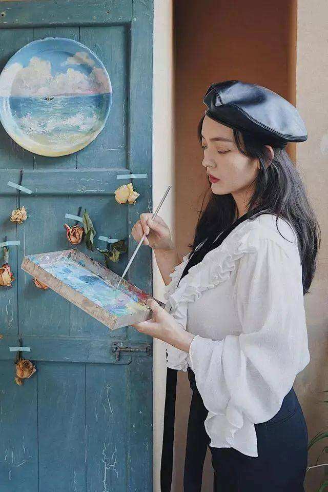 一个人一支笔拥粉近千万赵小黎是如何在绘画领域一路蹿红的