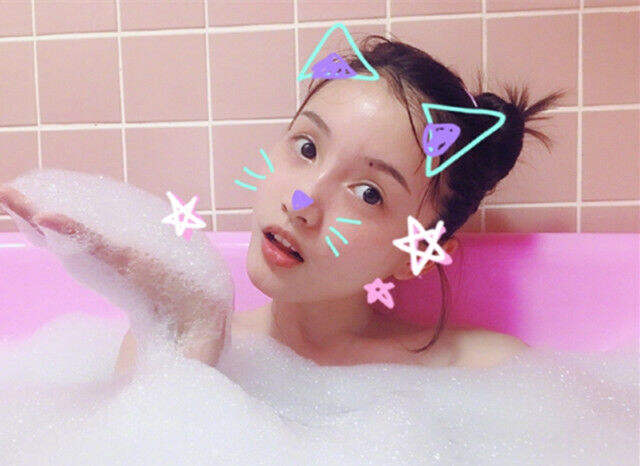 网红林小宅凭着日系元气写真走红网络