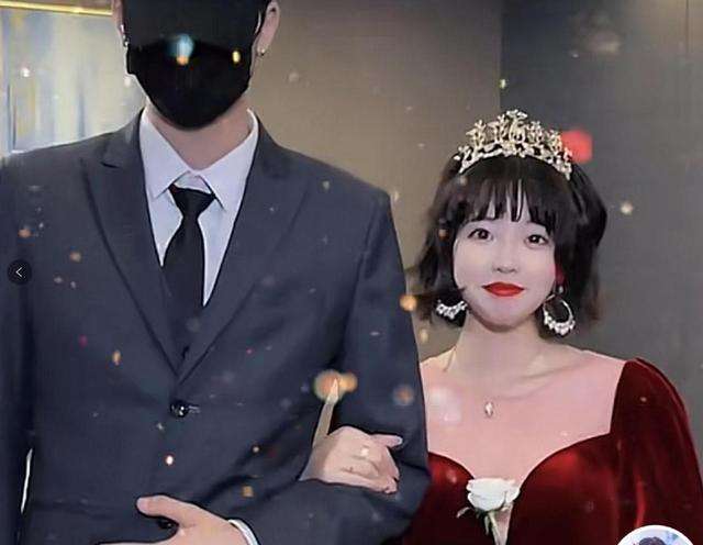郝一点停更后自爆去看心理医生,被男友坑后,表示不想上班 郝一点停更后自爆去看心理医生,被男友坑后,表示不想上班