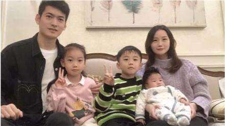 12年过去了,烧饼帅哥还是一如既往地帅播 12年过去了,烧饼帅哥还是一如既往地帅播