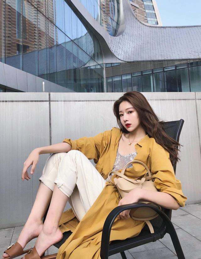千万网红温婉收入曝光,三年赚了五千万,数值过大惹争议播 千万网红温婉收入曝光,三年赚了五千万,数值过大惹争议播