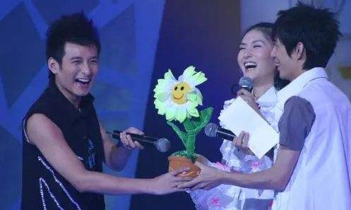 谢娜李维嘉真的不和吗 谢娜李维嘉回应不和传闻