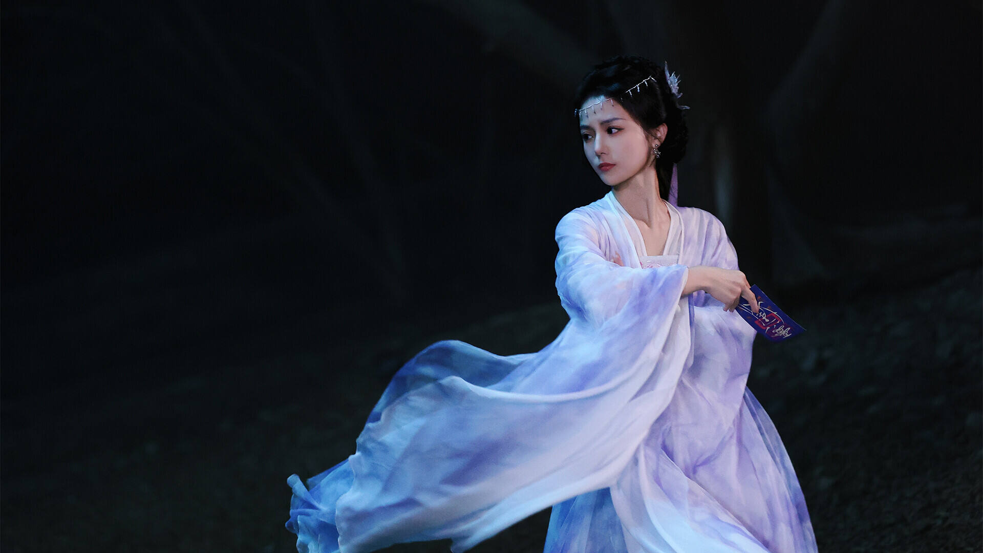 美女，請別影響我成仙壁紙