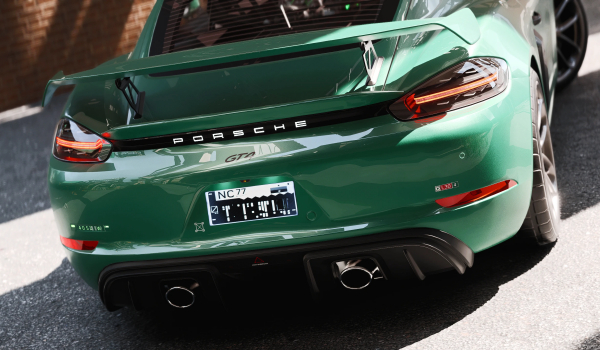 《赛博朋克2077》保时捷 718 Cayman GT4 MOD