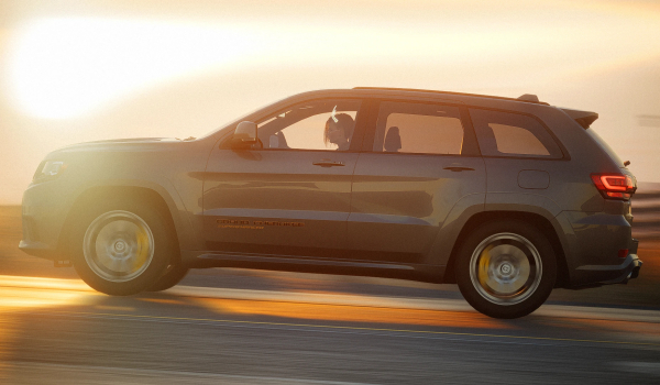 《赛博朋克2077》吉普大切诺基MOD