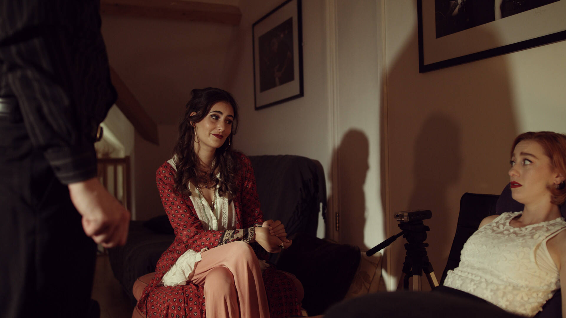与坡和芒罗共度黑夜壁纸